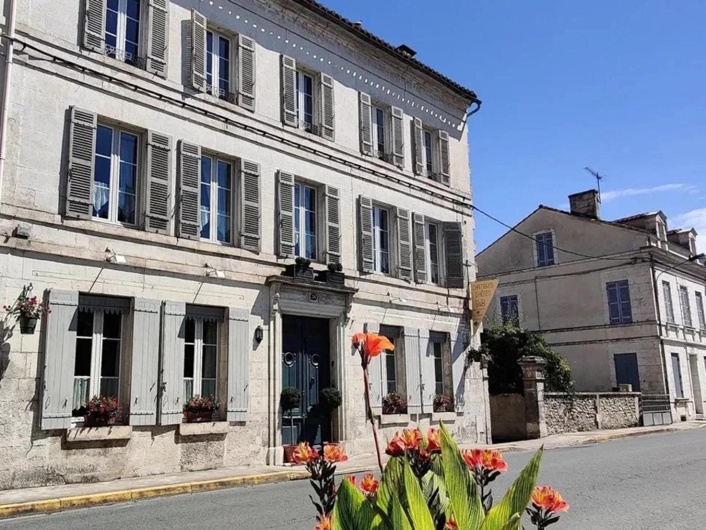 Repos à Ribérac B&B Extérieur photo